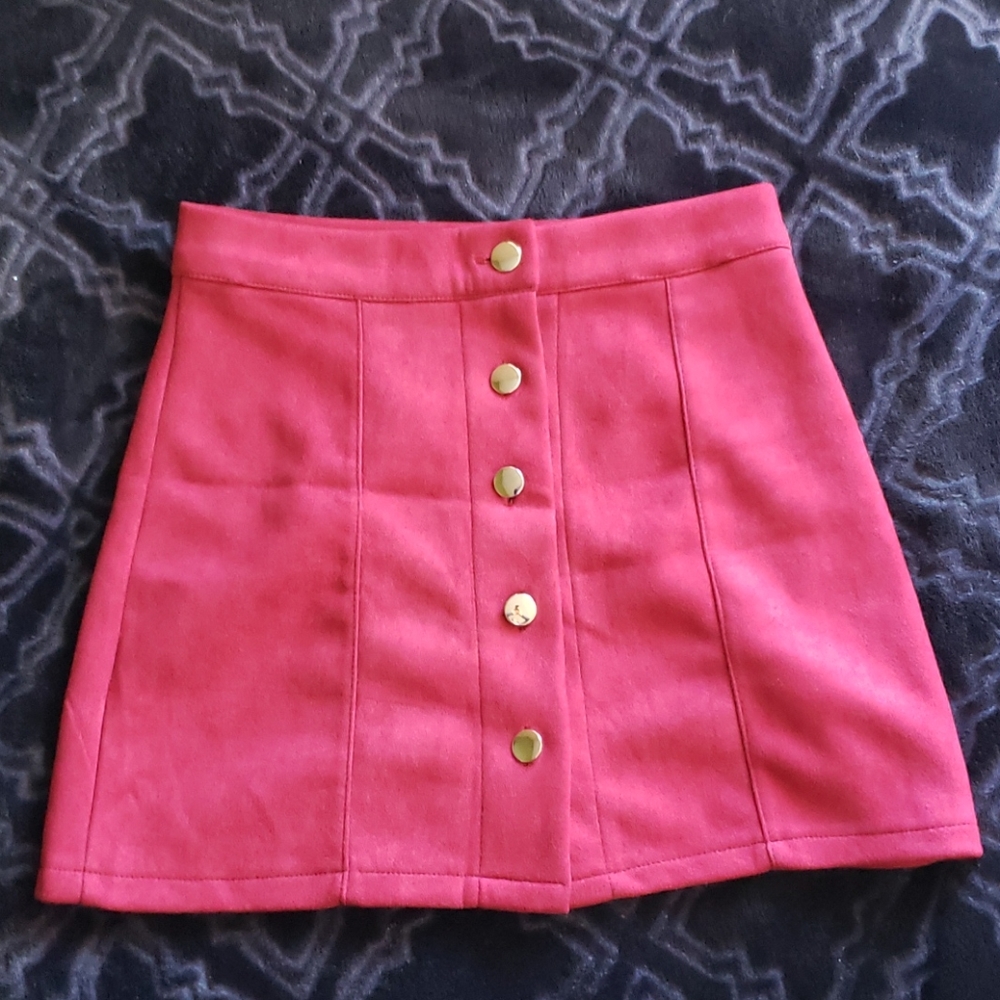 NWOT Maroon/Berry coloured mini skirt